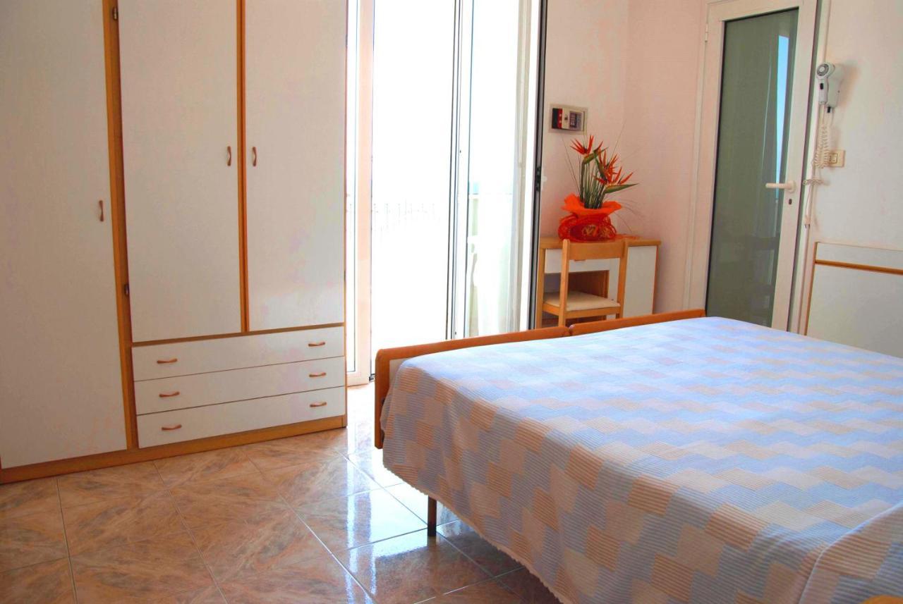 Hotel Silvana بيلاريا-إيجيا مارينا المظهر الخارجي الصورة
