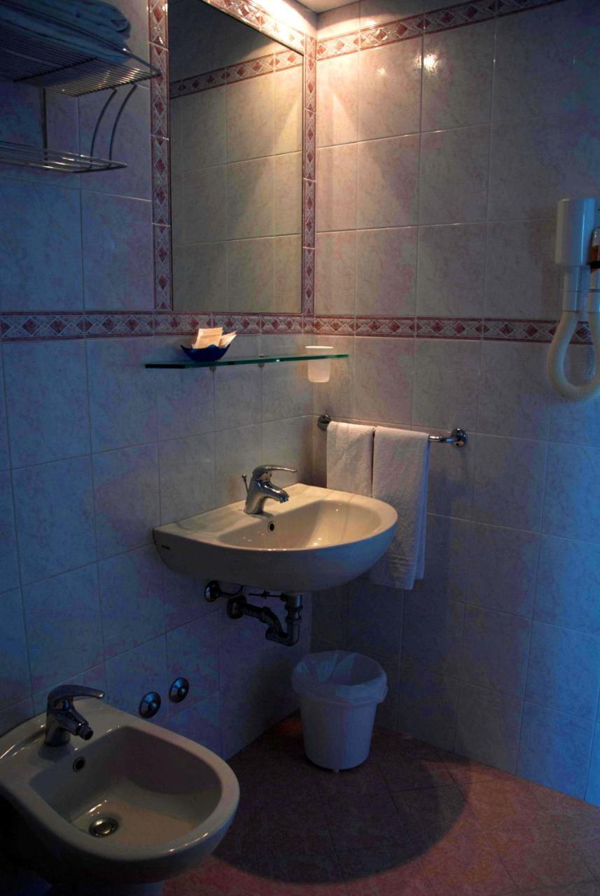Hotel Silvana بيلاريا-إيجيا مارينا المظهر الخارجي الصورة