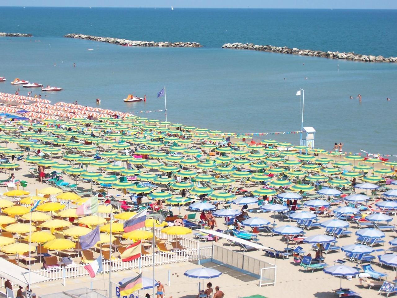 Hotel Silvana بيلاريا-إيجيا مارينا المظهر الخارجي الصورة